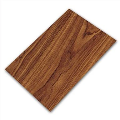 Деревянное украшение из нержавеющей стали на стене в гостиничном доме ...